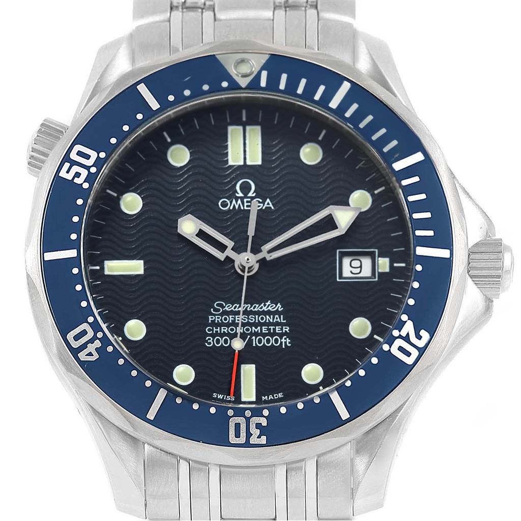 The image shows a frontal view of the Omega Seamaster 2531.80.00 Men
s Stainless Steel Blue Dial 2531.80.00 Men
s Stainless Steel Blue Dial watch, highlighting the bezel, dial, hands, and date window.