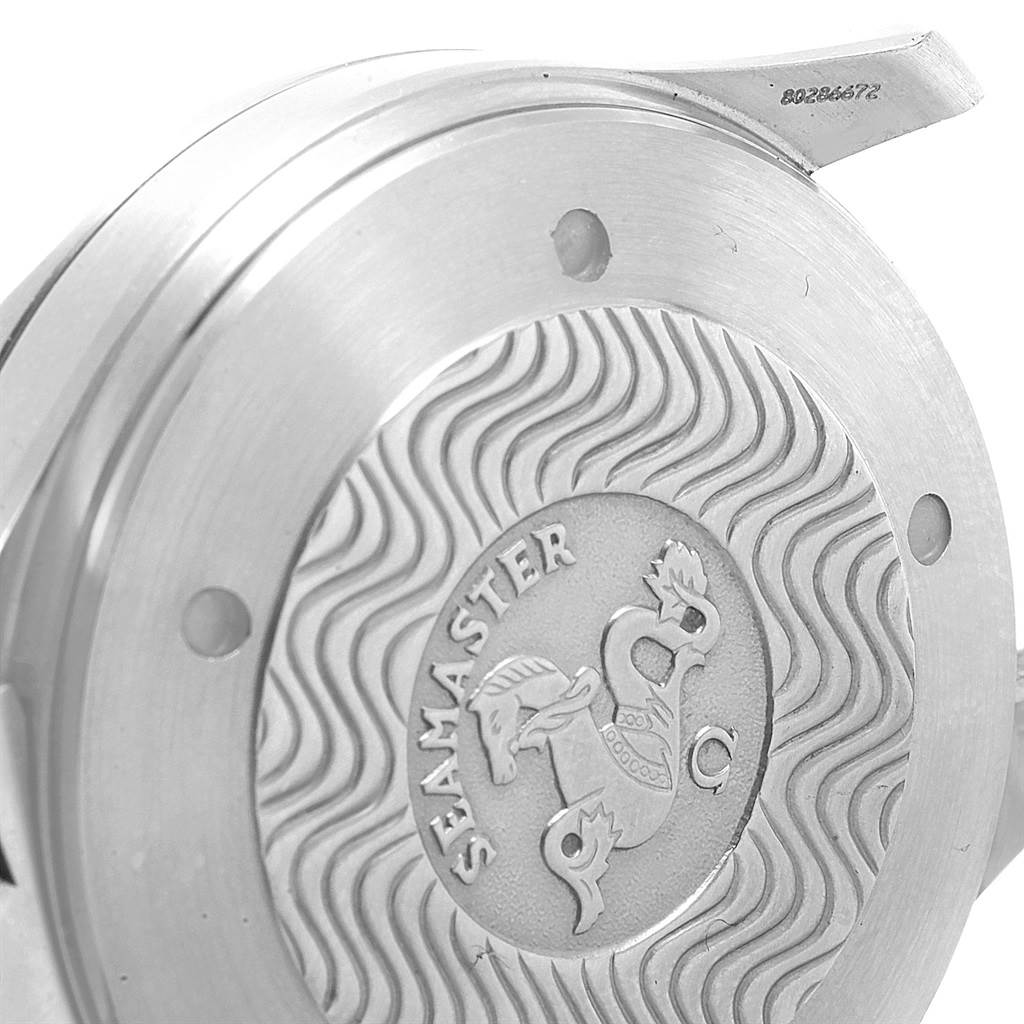 The image shows the case back of an Omega Seamaster 2538.20.00 Men
s Stainless Steel White Dial 2538.20.00 Men
s Stainless Steel White Dial watch, featuring the distinctive wavy pattern and Seamaster logo.