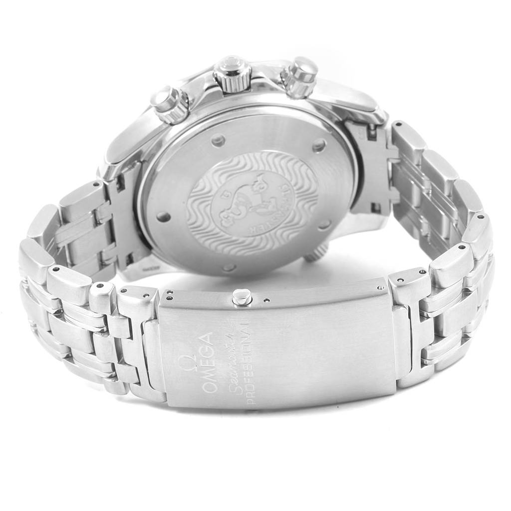 The image shows the back and clasp of the Omega Seamaster 2599.80.00 Men
s Stainless Steel Blue Dial 2599.80.00 Men
s Stainless Steel Blue Dial watch, highlighting the case back design and stainless steel bracelet.