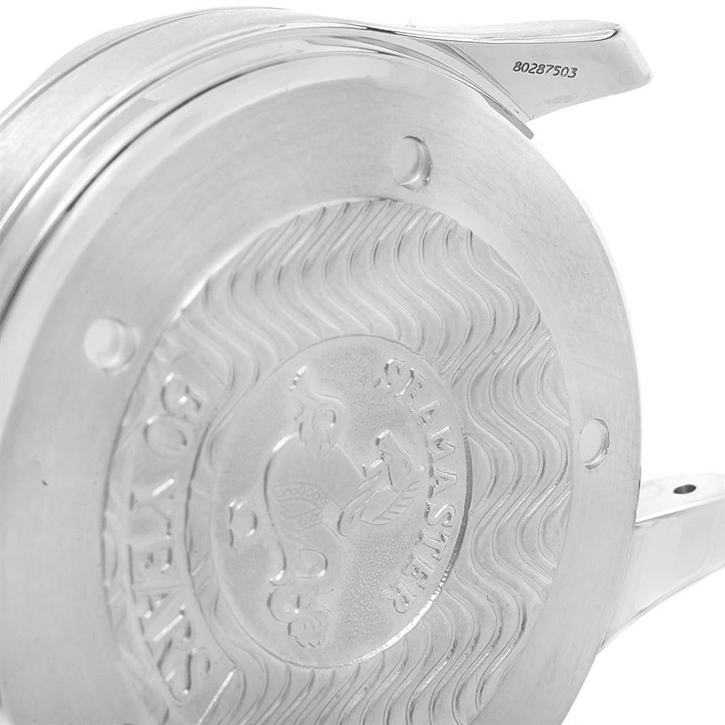 The image shows the case back of the Omega Seamaster 2234.50.00 Men
s Stainless Steel Black Dial 2234.50.00 Men
s Stainless Steel Black Dial watch with its engraving and a part of the lugs.