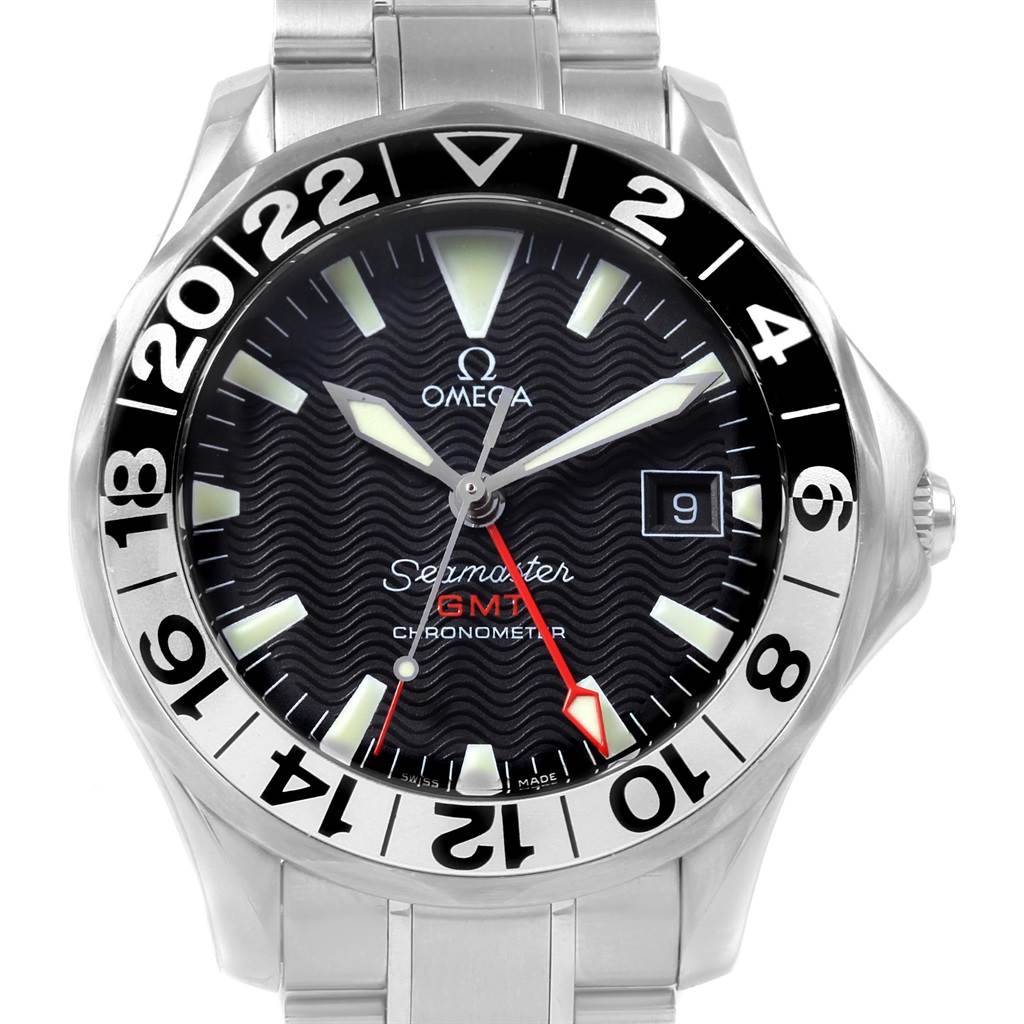 The image shows a front view of an Omega Seamaster 2234.50.00 Men
s Stainless Steel Black Dial 2234.50.00 Men
s Stainless Steel Black Dial GMT Chronometer watch, highlighting its dial, bezel, and bracelet.