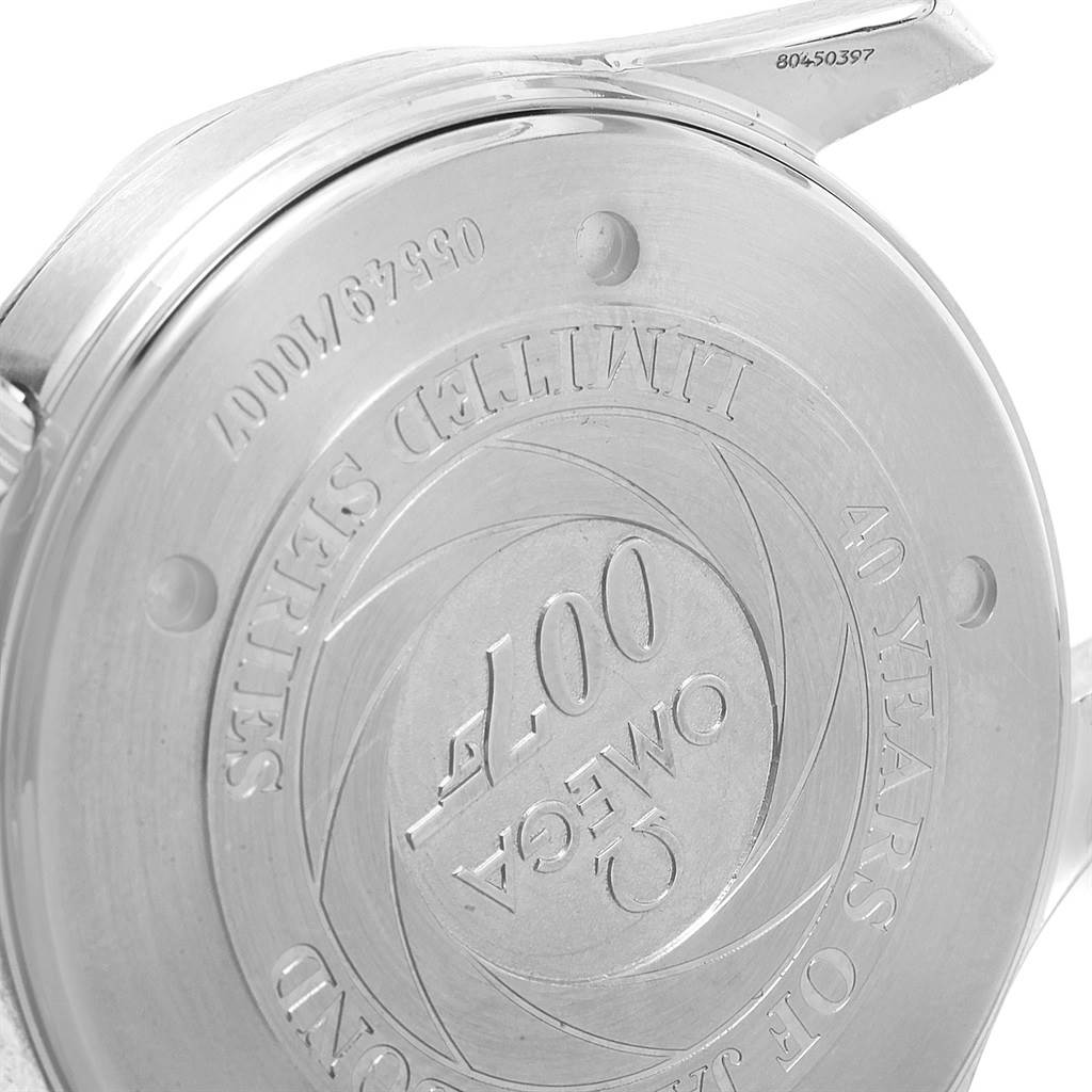 The image shows the case back of an Omega Seamaster 2537.80.00 Men
s Stainless Steel Blue Dial 2537.80.00 Men
s Stainless Steel Blue Dial model watch, highlighting its "40 Years of 007" limited series engraving.