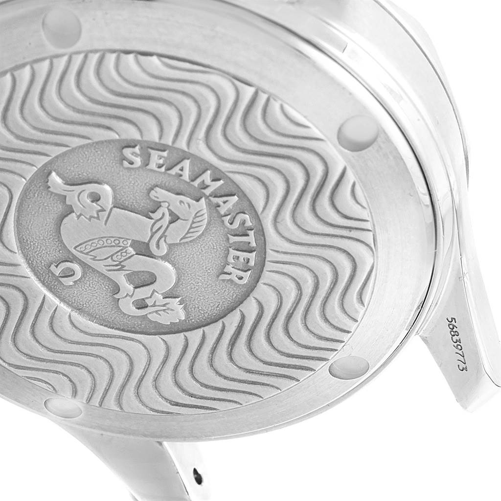 The image shows the case back of an Omega Seamaster 2562.80.00 Men
s Stainless Steel Blue Dial 2562.80.00 Men
s Stainless Steel Blue Dial watch, highlighting its engraved design and logo.