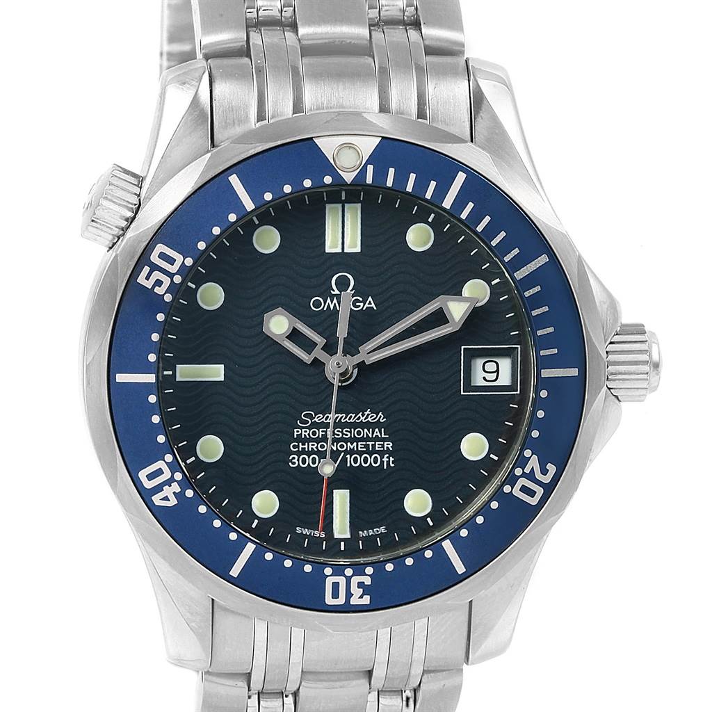 The image shows a front view of the Omega Seamaster 2551.80.00 Men
s Stainless Steel Blue Dial 2551.80.00 Men
s Stainless Steel Blue Dial watch, displaying its dial, bezel, and bracelet.