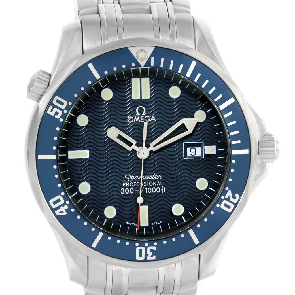 This image shows the front view of an Omega Seamaster 2541.80.00 Men
s Stainless Steel Blue Dial 2541.80.00 Men
s Stainless Steel Blue Dial watch, highlighting the dial, bezel, and bracelet.