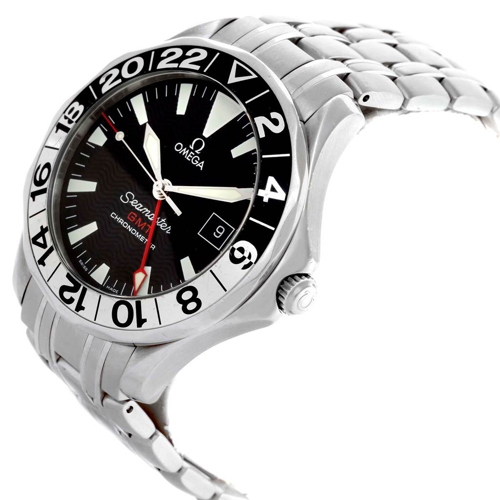 The image shows a side angle of an Omega Seamaster 2534.50.00 Men
s Stainless Steel Black Dial 2534.50.00 Men
s Stainless Steel Black Dial watch, highlighting the dial, bezel, crown, and stainless steel bracelet.