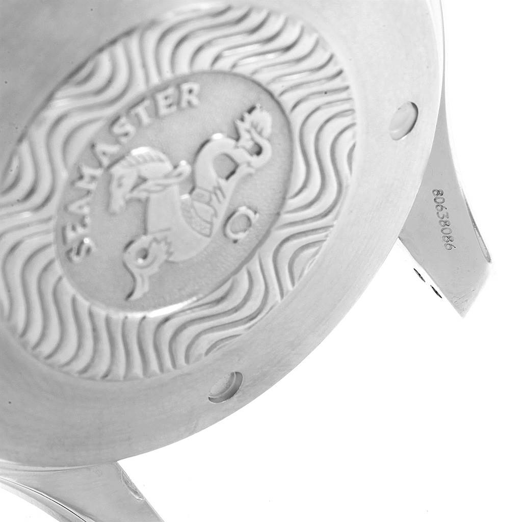 The image shows the caseback of an Omega Seamaster 2599.80.00 Men
s Stainless Steel Blue Dial 2599.80.00 Men
s Stainless Steel Blue Dial watch, featuring the engraved logo and part of the lugs.