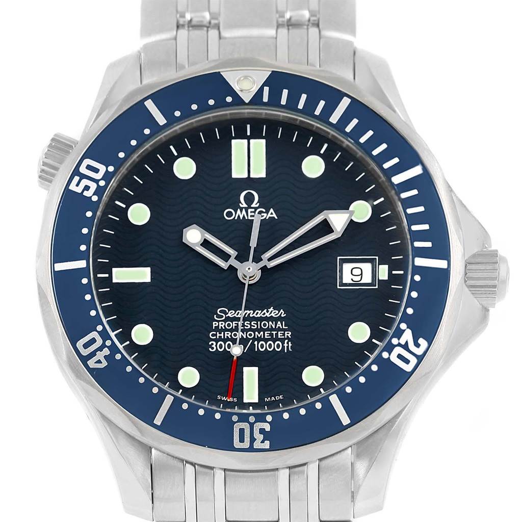 The image shows a frontal view of the Omega Seamaster 2531.80.00 Men
s Stainless Steel Blue Dial 2531.80.00 Men
s Stainless Steel Blue Dial watch, displaying the dial, bezel, and part of the bracelet.