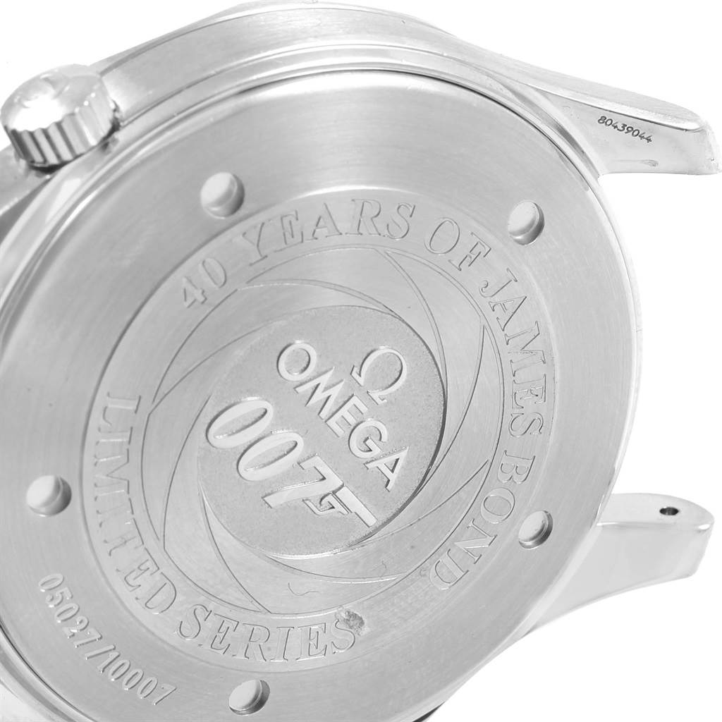 The image shows the case back of an Omega Seamaster 2537.80.00 Stainless Steel Blue Dial 2537.80.00 Stainless Steel Blue Dial watch, featuring 40th-anniversary James Bond engravings.