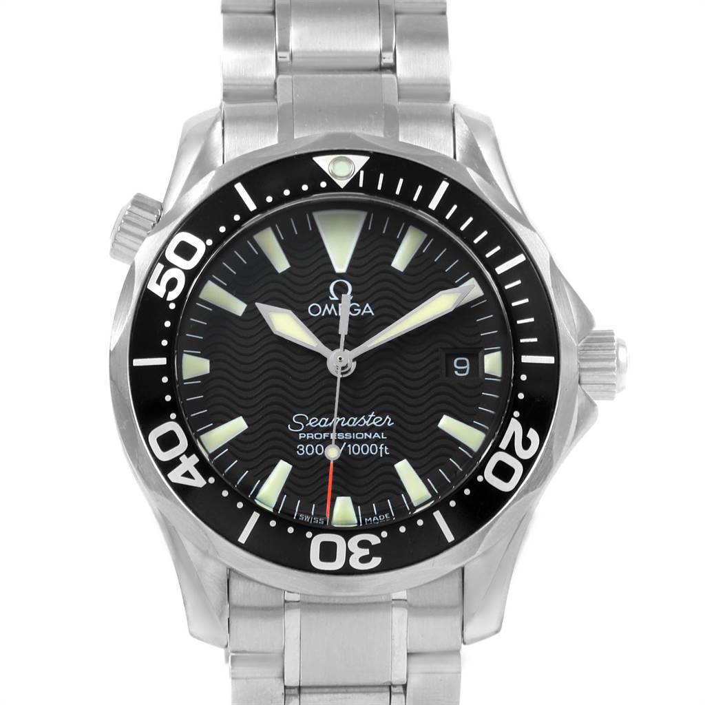 This Omega Seamaster 2262.50.00 Men
s Stainless Steel Black Dial 2262.50.00 Men
s Stainless Steel Black Dial watch is shown from the front, featuring its dial, bezel, and part of the stainless steel bracelet.