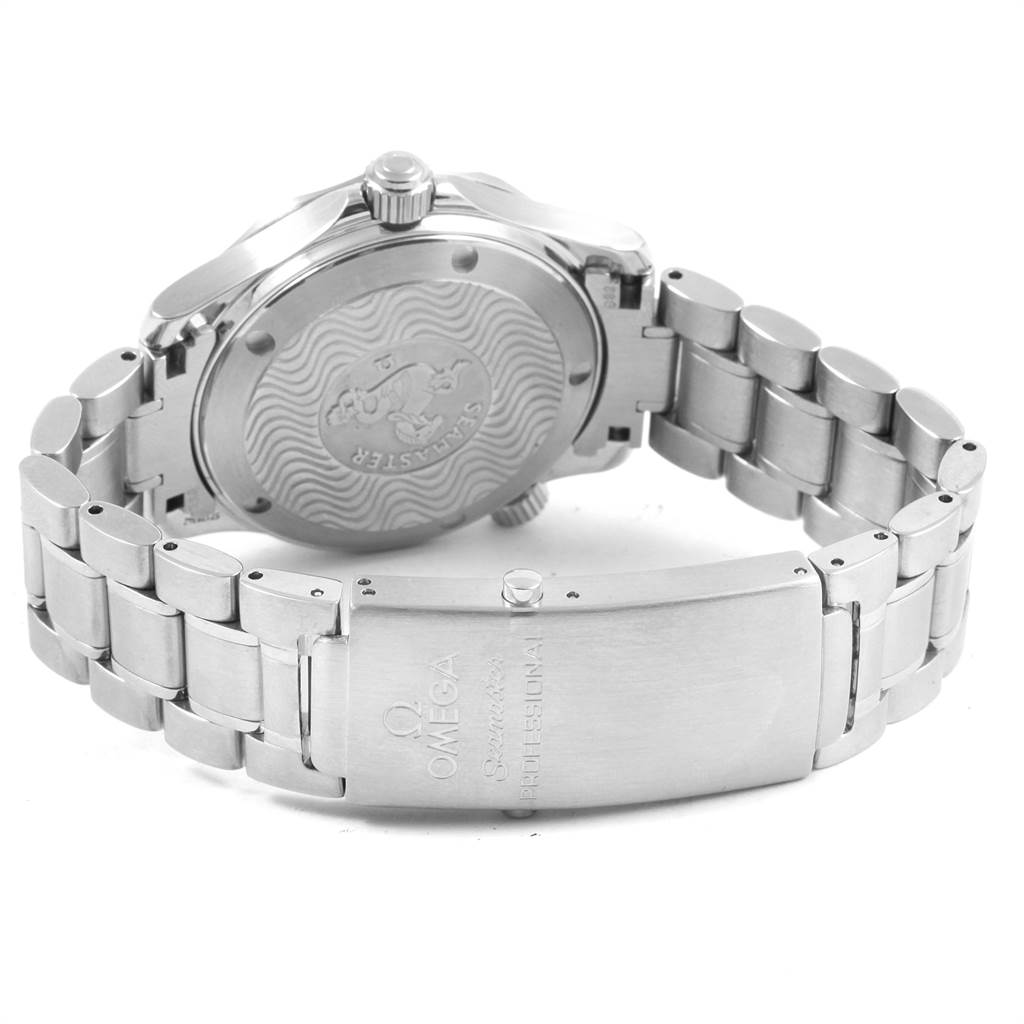 The image shows the back case and metal bracelet with a clasp of an Omega Seamaster 2262.50.00 Men
s Stainless Steel Black Dial 2262.50.00 Men
s Stainless Steel Black Dial watch.