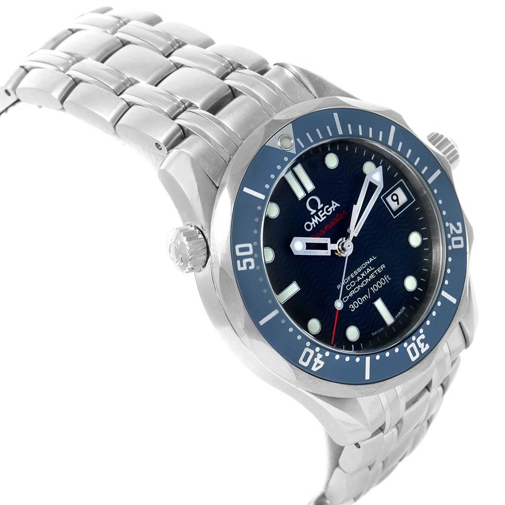 The image shows a side angle of the Omega Seamaster 2222.80.00 Men
s Stainless Steel Blue Dial 2222.80.00 Men
s Stainless Steel Blue Dial watch, highlighting its dial, bezel, and metal bracelet.