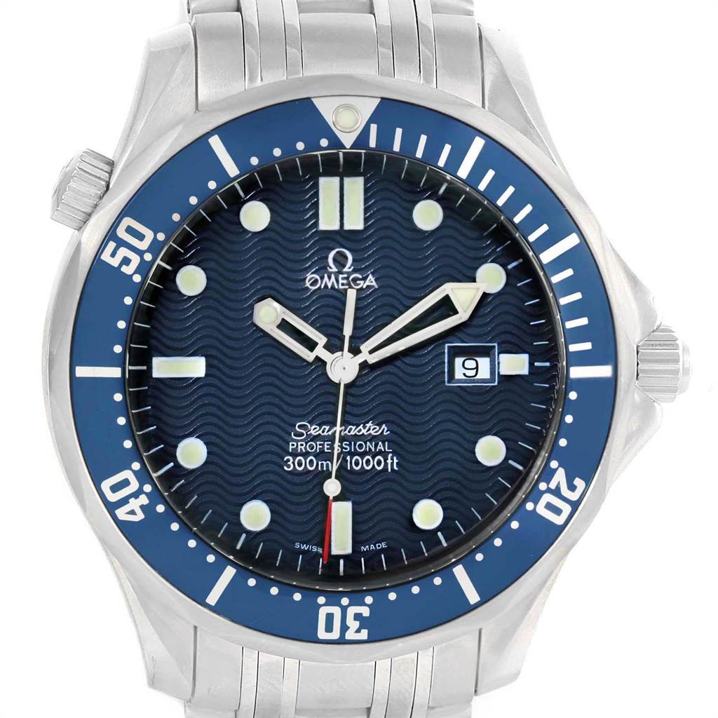 The image shows a front view of an Omega Seamaster 2541.80.00 Men
s Stainless Steel Blue Dial 2541.80.00 Men
s Stainless Steel Blue Dial watch displaying the dial, hands, bezel, and part of the bracelet.