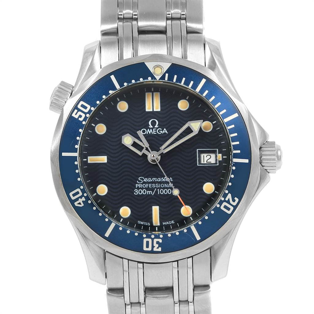 The image shows a front view of the Omega Seamaster 2561.80.00 Men
s Stainless Steel Blue Dial 2561.80.00 Men
s Stainless Steel Blue Dial watch, highlighting the dial, bezel, crown, and part of the bracelet.