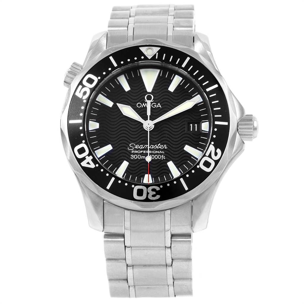 The image shows a front view of an Omega Seamaster 2262.50.00 Men
s Stainless Steel Black Dial 2262.50.00 Men
s Stainless Steel Black Dial watch, displaying its face, bezel, crown, and stainless steel bracelet.