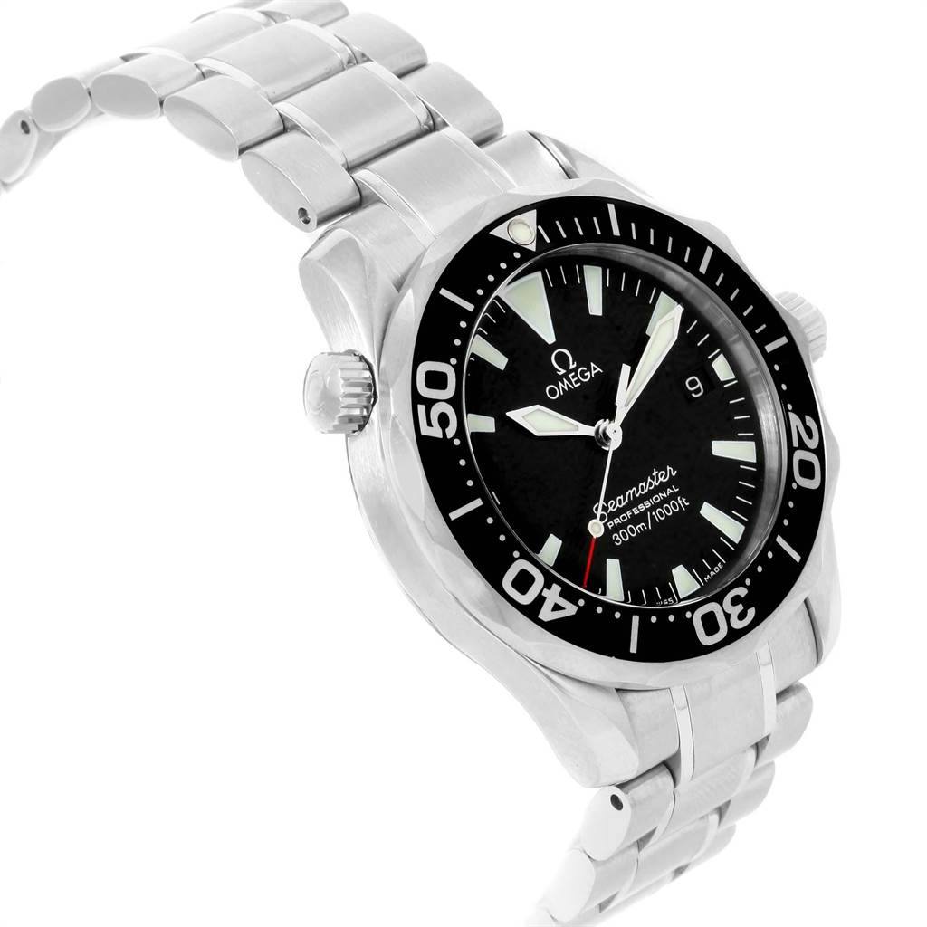 The image shows the Omega Seamaster 2262.50.00 Men
s Stainless Steel Black Dial 2262.50.00 Men
s Stainless Steel Black Dial watch from a side angle, highlighting the bracelet, case, bezel, and dial.