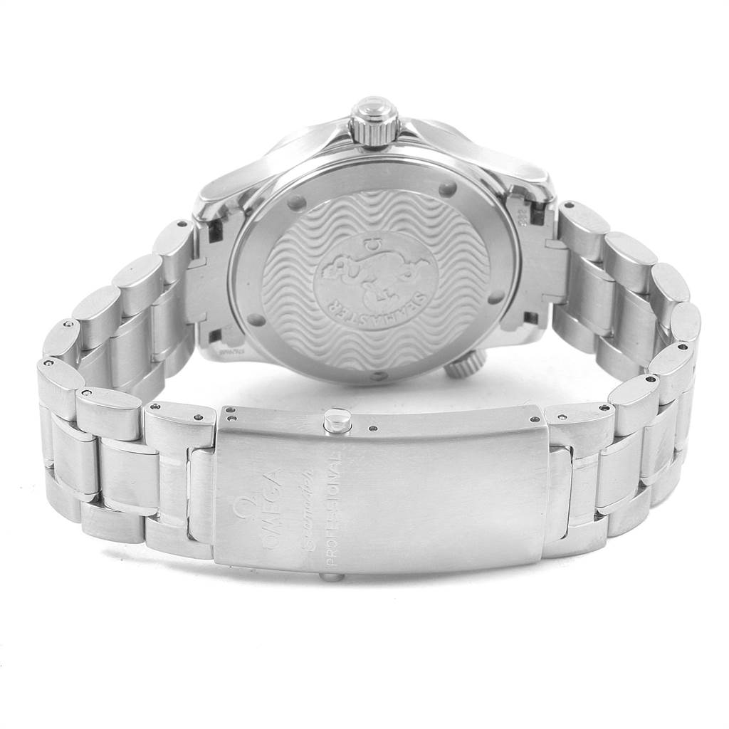 The image shows the back case and bracelet of an Omega Seamaster 2262.50.00 Men
s Stainless Steel Black Dial 2262.50.00 Men
s Stainless Steel Black Dial watch, highlighting the clasp and wave pattern on the case back.