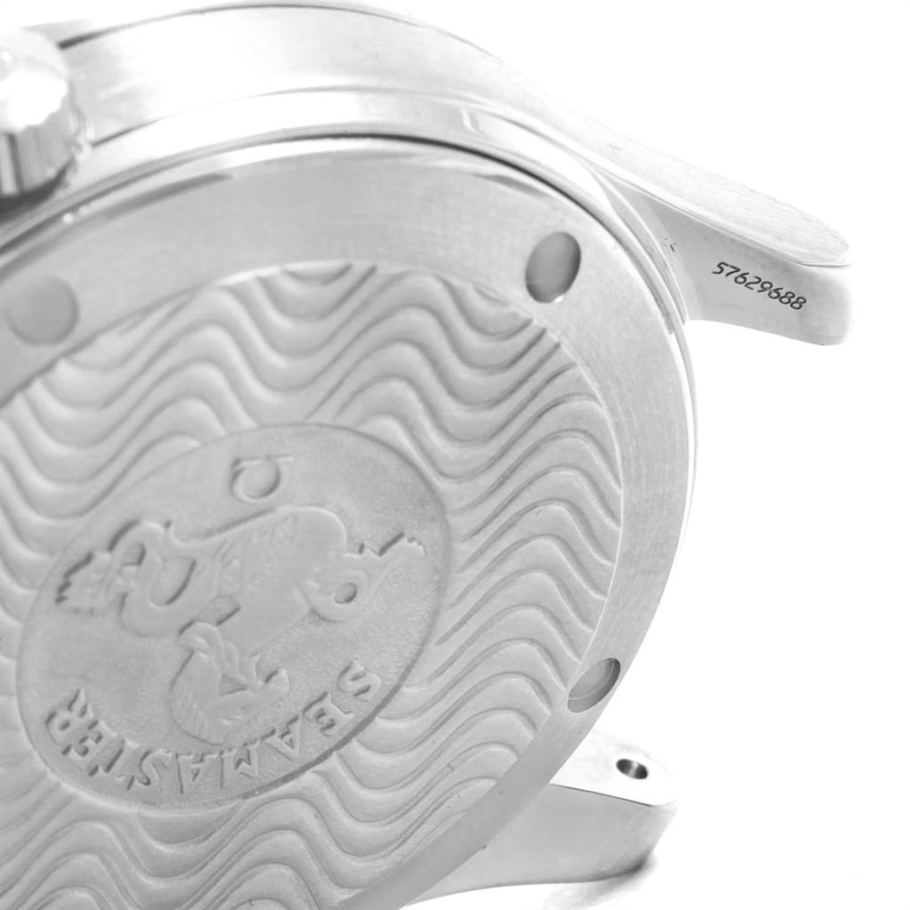 The image shows the back case of an Omega Seamaster 2262.50.00 Men
s Stainless Steel Black Dial 2262.50.00 Men
s Stainless Steel Black Dial watch, highlighting the engraved logo and serial number.