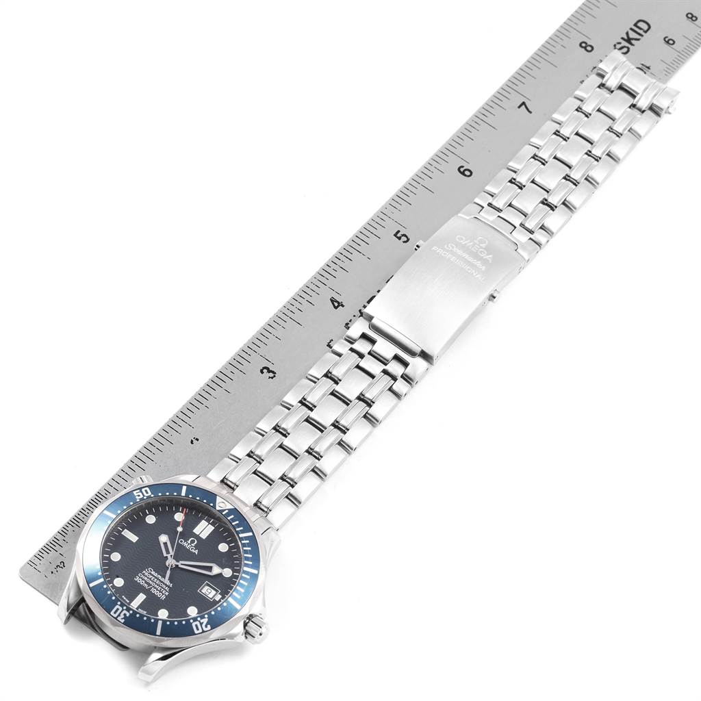 The image shows the Omega Seamaster 2531.80.00 Men
s Stainless Steel Blue Dial 2531.80.00 Men
s Stainless Steel Blue Dial watch laying flat with its face, dial, case, and stainless steel bracelet band visible.