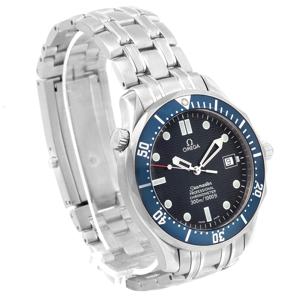 The image shows an Omega Seamaster 2531.80.00 Men
s Stainless Steel Blue Dial 2531.80.00 Men
s Stainless Steel Blue Dial watch at a three-quarter angle, highlighting its face, bezel, and bracelet.