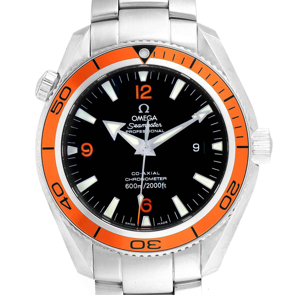 The image shows a head-on view of an Omega Seamaster 2209.50.00 Men
s Stainless Steel Black Dial 2209.50.00 Men
s Stainless Steel Black Dial watch, highlighting its orange bezel, black dial, and stainless steel band.