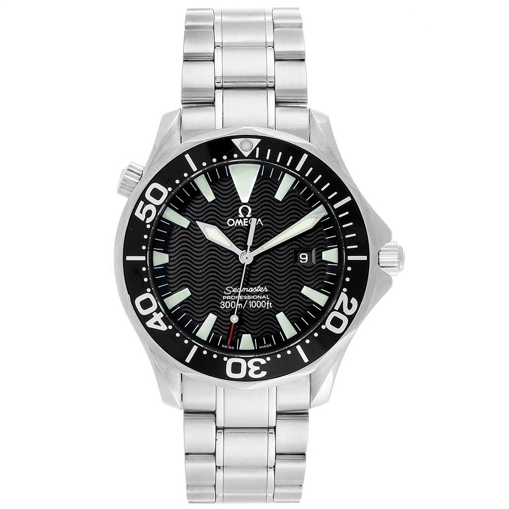 This image shows a front view of the Omega Seamaster 2264.50.00 Men
s Stainless Steel Black Dial 2264.50.00 Men
s Stainless Steel Black Dial, highlighting its dial, bezel, hands, and stainless steel bracelet.