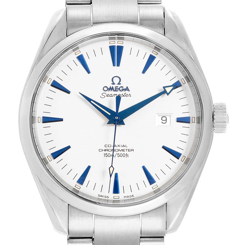 The image shows a front view of the Omega Seamaster 2502.33.00 Men
s Stainless Steel White Dial 2502.33.00 Men
s Stainless Steel White Dial watch, highlighting its dial, hands, date window, and part of the bracelet.
