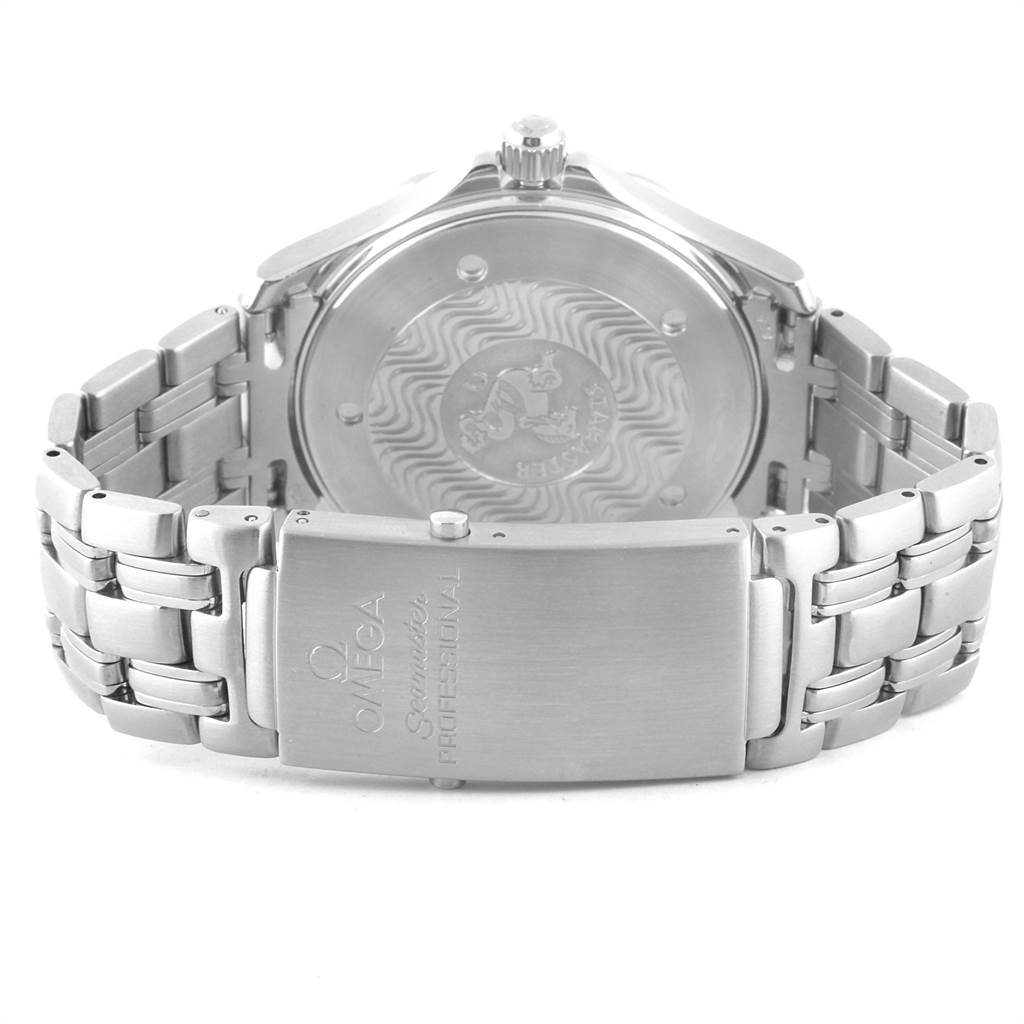 The image shows the back and clasp of an Omega Seamaster 2541.80.00 Men
s Stainless Steel Blue Dial 2541.80.00 Men
s Stainless Steel Blue Dial watch, highlighting the engraved case back and metal bracelet.