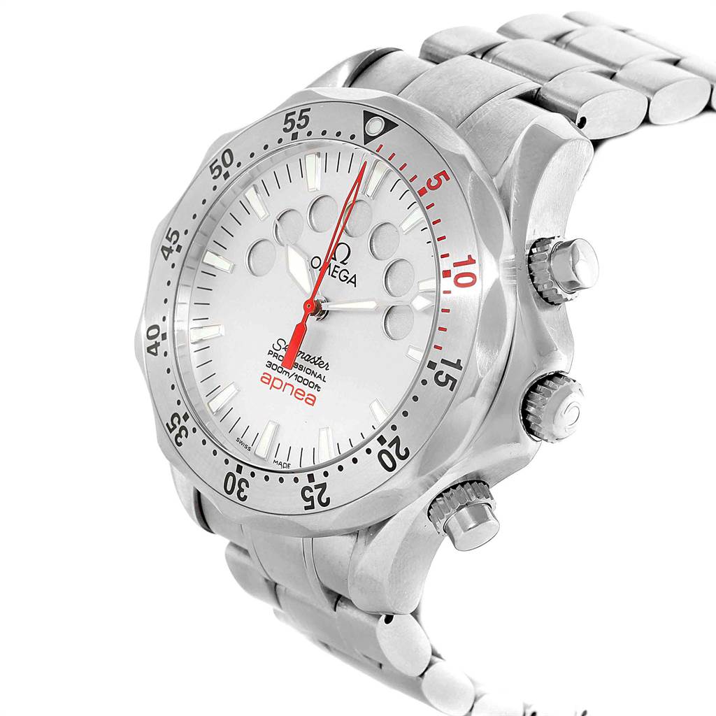 The image shows a three-quarter angle view of an Omega Seamaster 2595.30.00 Men
s Stainless Steel Silver Dial 2595.30.00 Men
s Stainless Steel Silver Dial watch, highlighting the face, bezel, crown, and metal bracelet.