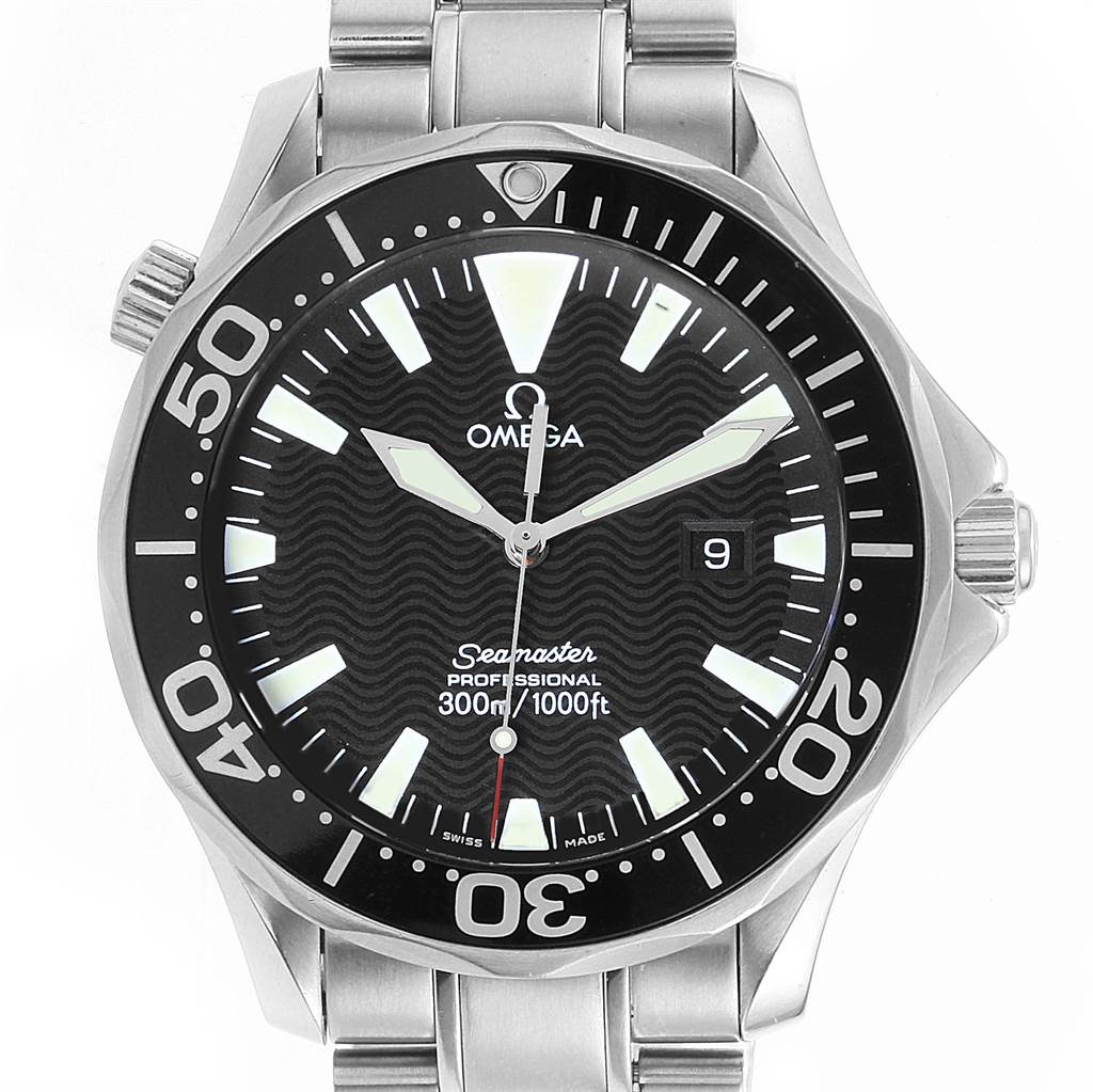The image shows a front view of the Omega Seamaster 2264.50.00 Men
s Stainless Steel Black Dial 2264.50.00 Men
s Stainless Steel Black Dial watch face and part of its metal bracelet.