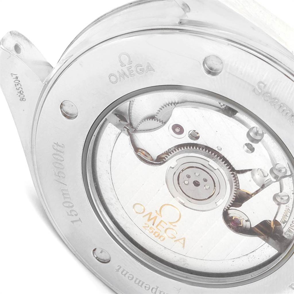 This image shows the back casing of an Omega Seamaster 2502.33.00 Men
s Stainless Steel White Dial 2502.33.00 Men
s Stainless Steel White Dial watch, revealing its internal mechanism.