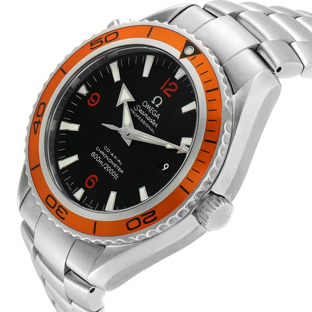 The image shows an angled view of an Omega Seamaster 2208.50.00 Men
s Stainless Steel Black Dial 2208.50.00 Men
s Stainless Steel Black Dial watch featuring an orange bezel and a stainless steel bracelet.