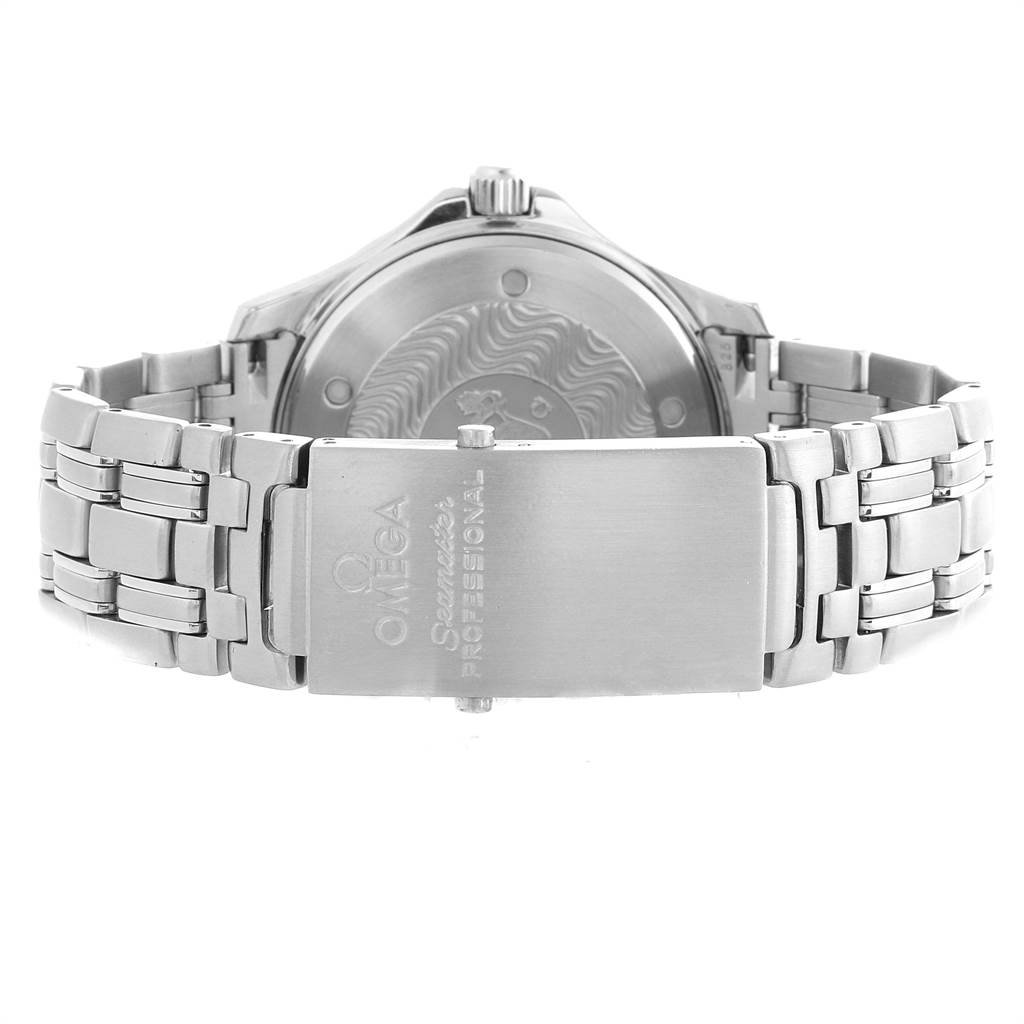 The image shows the rear view of an Omega Seamaster 2531.80.00 Men
s Stainless Steel Blue Dial 2531.80.00 Men
s Stainless Steel Blue Dial watch, focusing on the clasp and bracelet.