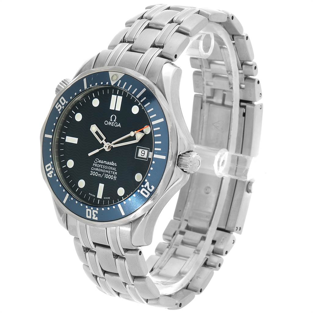 The image shows a three-quarter angle view of an Omega Seamaster 2531.80.00 Men
s Stainless Steel Blue Dial 2531.80.00 Men
s Stainless Steel Blue Dial watch, highlighting the dial, bezel, case, and metal bracelet.