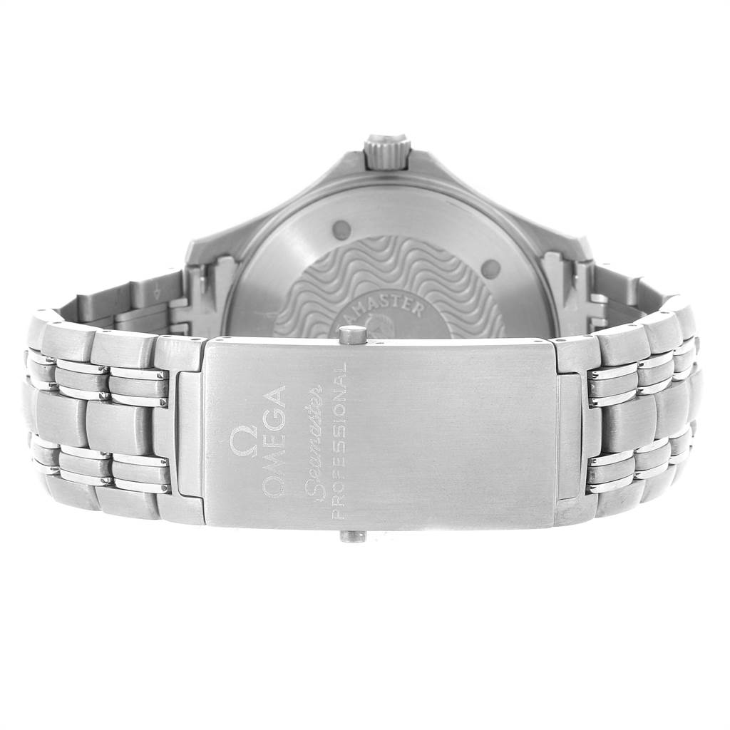 This image shows the back view of the Omega Seamaster 2231.80.00 Men
s Titanium Blue Dial 2231.80.00 Men
s Titanium Blue Dial watch, focusing on the clasp and bracelet.