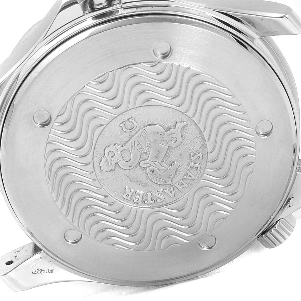 This image shows the case back of an Omega Seamaster 2531.80.00 Men
s Stainless Steel Blue Dial 2531.80.00 Men
s Stainless Steel Blue Dial watch, featuring the embossed logo and wave pattern.