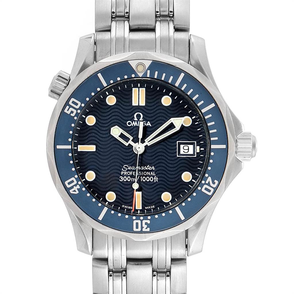 The image shows a front view of the Omega Seamaster 2561.80.00 Men
s Stainless Steel Blue Dial 2561.80.00 Men
s Stainless Steel Blue Dial watch, highlighting its dial, bezel, and bracelet.