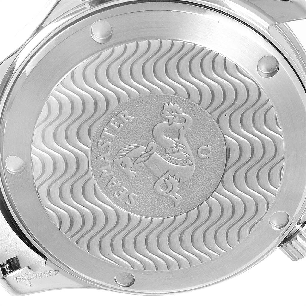 The image shows the back case of the Omega Seamaster 2551.80.00 Men
s Stainless Steel Blue Dial 2551.80.00 Men
s Stainless Steel Blue Dial watch, featuring a wave pattern and the Seamaster logo.