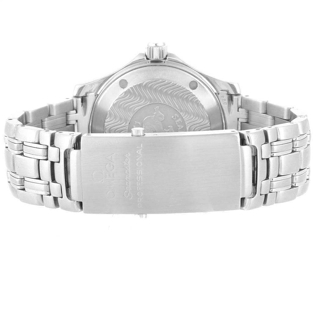 The image shows the back view of the Omega Seamaster 2561.80.00 Men
s Stainless Steel Blue Dial 2561.80.00 Men
s Stainless Steel Blue Dial watch, highlighting the stainless steel bracelet and clasp.