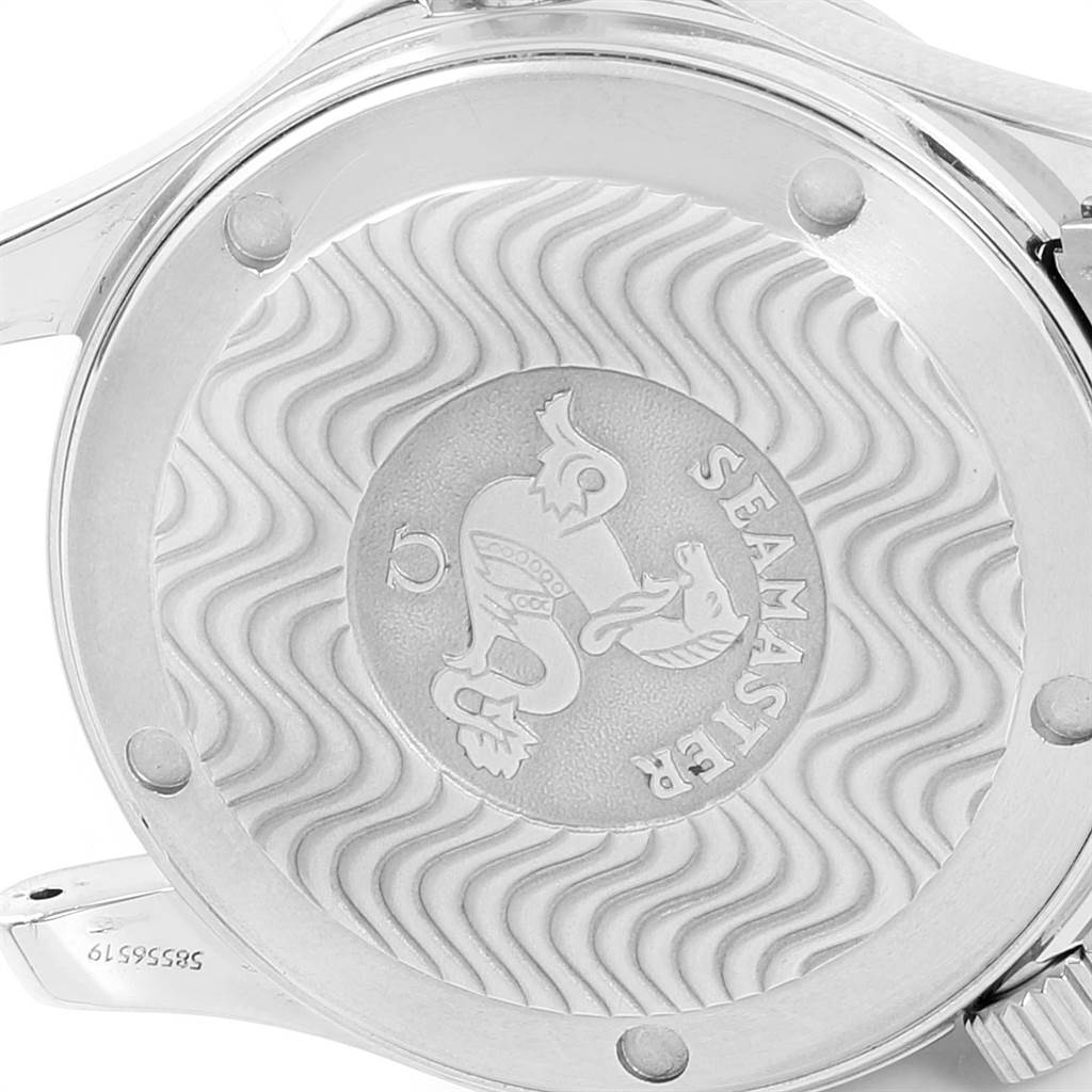 The image shows the case back of an Omega Seamaster 2561.80.00 Men
s Stainless Steel Blue Dial 2561.80.00 Men
s Stainless Steel Blue Dial watch, highlighting the emblem and wavy pattern design.