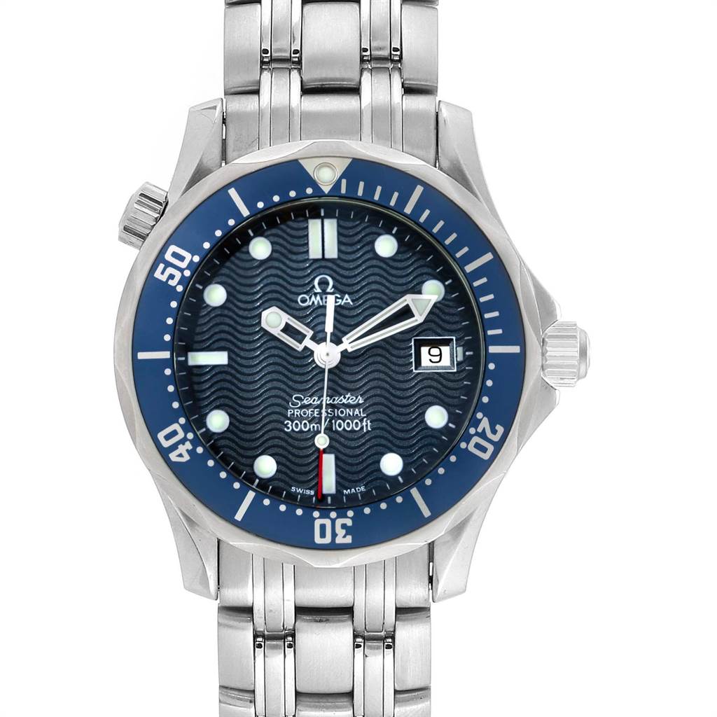 The image shows a front-facing view of an Omega Seamaster 2561.80.00 Men
s Stainless Steel Blue Dial 2561.80.00 Men
s Stainless Steel Blue Dial watch, highlighting the dial, bezel, and metal bracelet.