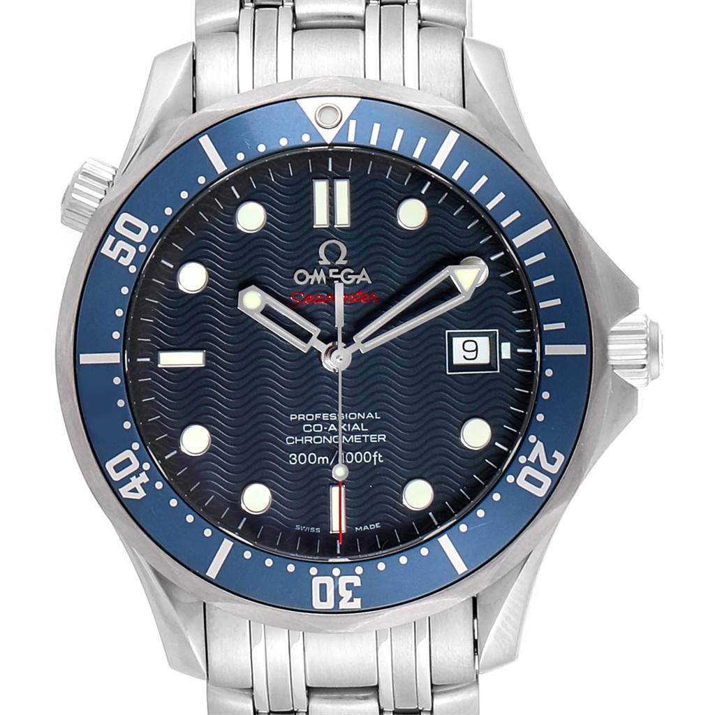 This image shows a front view of an Omega Seamaster 2220.80.00 Men
s Stainless Steel Blue Dial 2220.80.00 Men
s Stainless Steel Blue Dial watch displaying the dial, bezel, and date window.