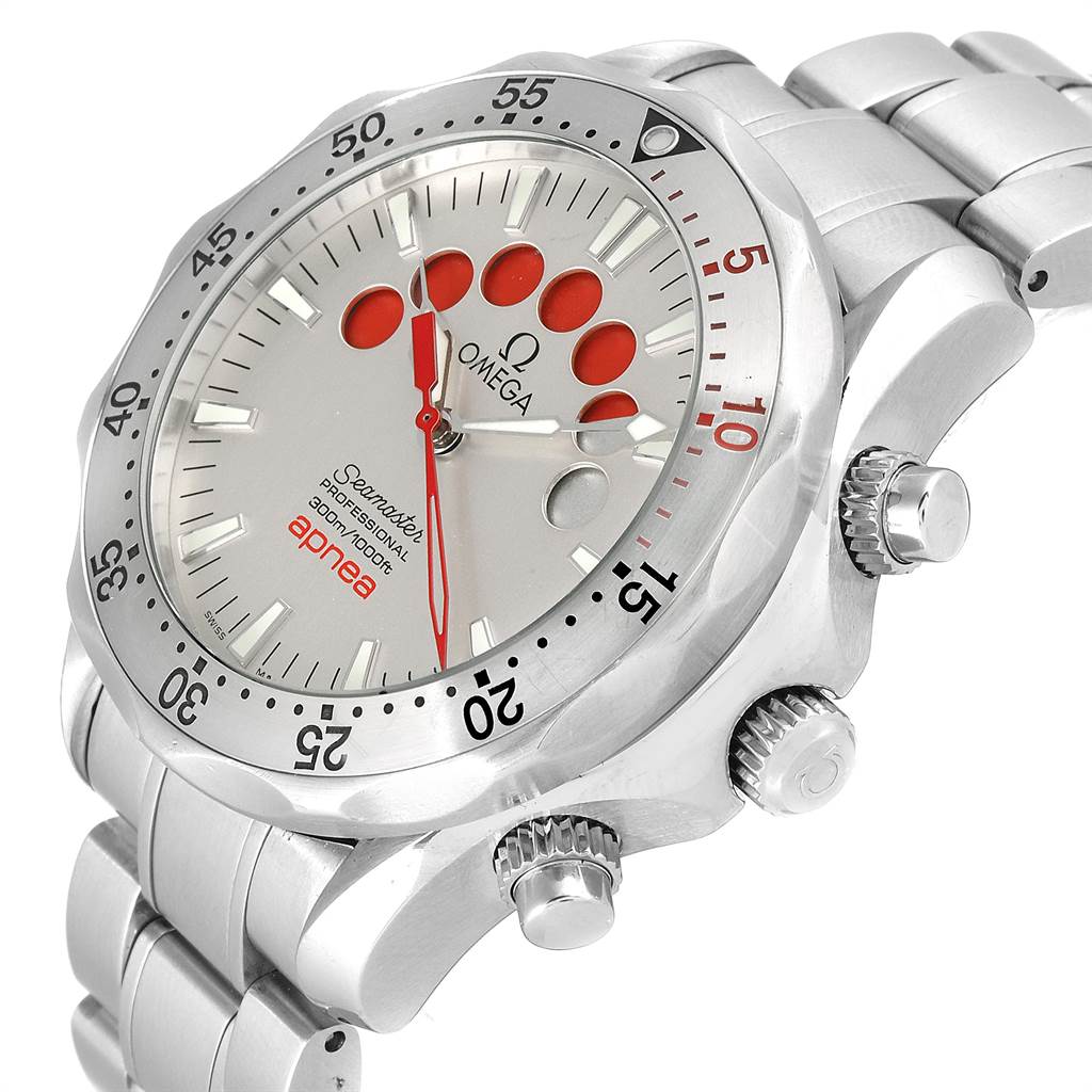 The image shows a side angle of the Omega Seamaster 2595.30.00 Men
s Stainless Steel Silver Dial 2595.30.00 Men
s Stainless Steel Silver Dial Apnea watch, highlighting the face, bezel, case, dial, and metal bracelet.