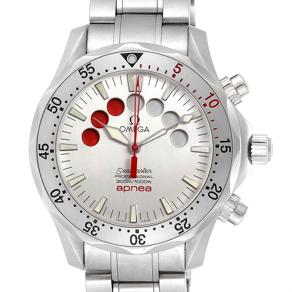 The image shows a front view of an Omega Seamaster 2595.30.00 Men
s Stainless Steel Silver Dial 2595.30.00 Men
s Stainless Steel Silver Dial Apnea watch with its dial, markers, hands, bezel, and bracelet clearly visible.