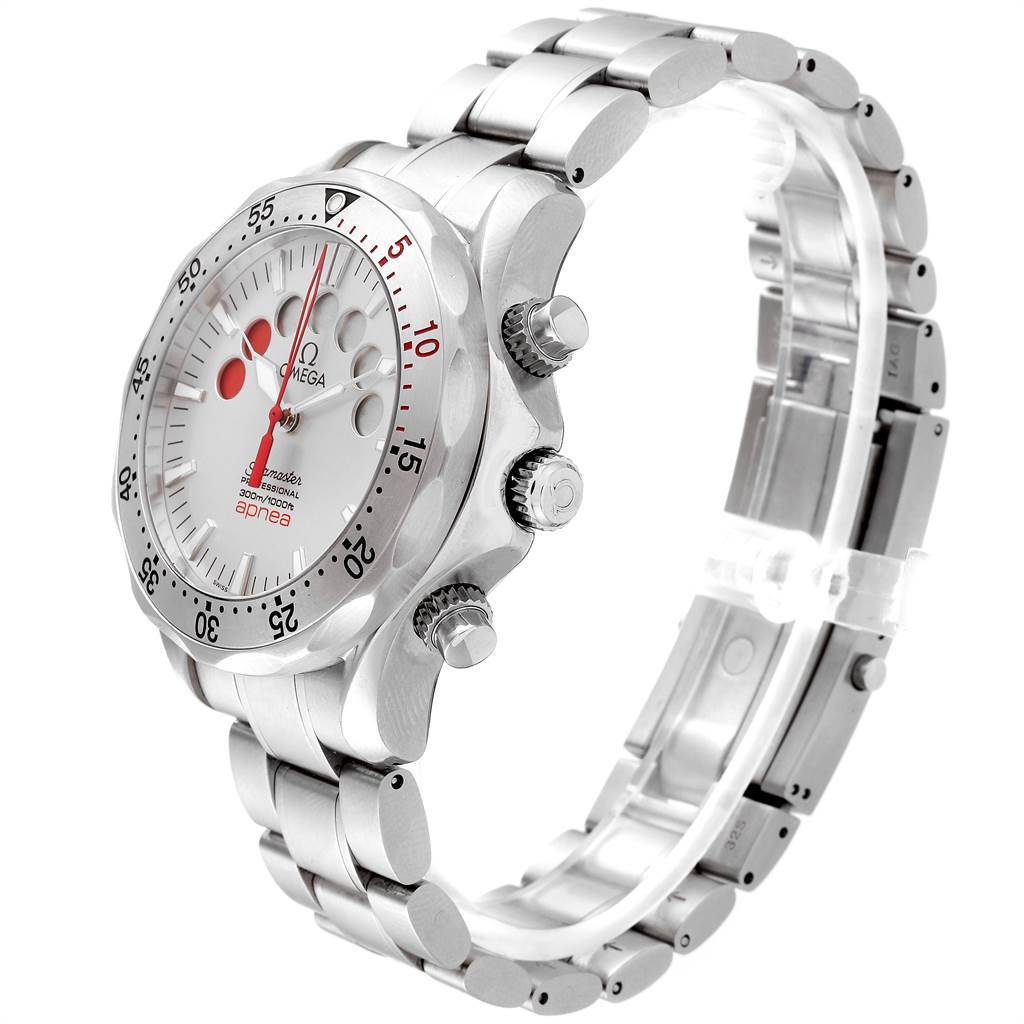 The image shows an angled side view of the Omega Seamaster 2595.30.00 Men
s Stainless Steel Silver Dial 2595.30.00 Men
s Stainless Steel Silver Dial watch, highlighting the face, bezel, crown, and stainless steel bracelet.