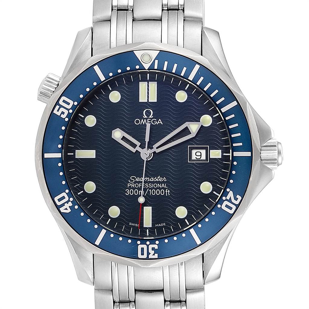 This image shows a front view of the Omega Seamaster 2541.80.00 Men
s Stainless Steel Blue Dial 2541.80.00 Men
s Stainless Steel Blue Dial watch, detailing the face, bezel, and parts of the bracelet.
