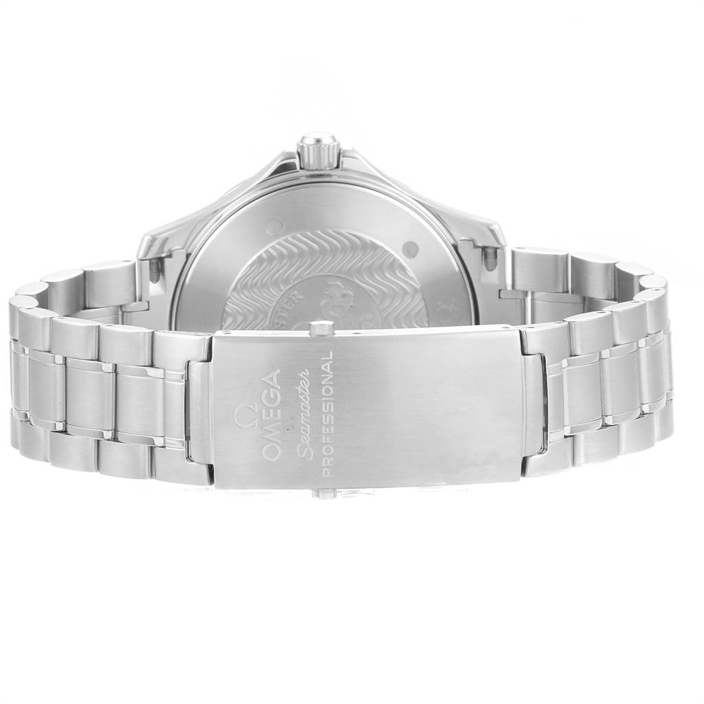 The image shows the back and bracelet of the Omega Seamaster 2254.50.00 Men
s Stainless Steel Black Dial 2254.50.00 Men
s Stainless Steel Black Dial watch, highlighting the clasp and case back.