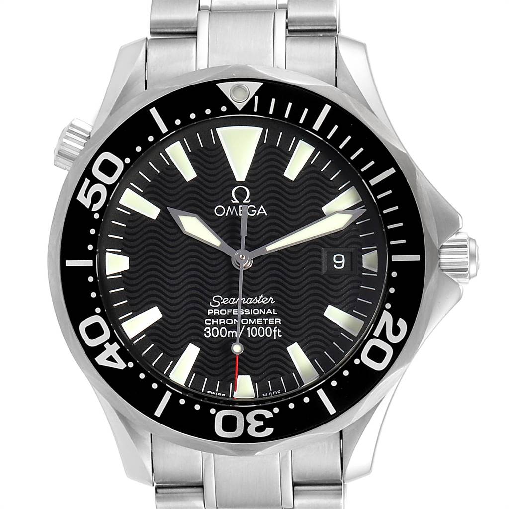 The image shows a front view of the Omega Seamaster 2254.50.00 Men
s Stainless Steel Black Dial 2254.50.00 Men
s Stainless Steel Black Dial watch, highlighting the dial, bezel, and part of the stainless steel bracelet.