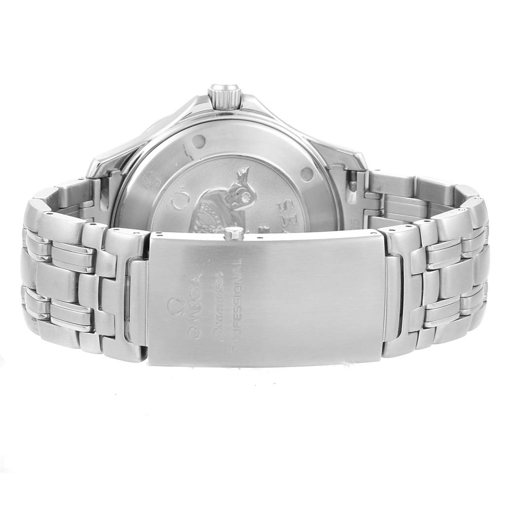 The image shows the back view of an Omega Seamaster 2221.80.00 Men
s Stainless Steel Blue Dial 2221.80.00 Men
s Stainless Steel Blue Dial, focusing on the case back and clasp of the metal bracelet.