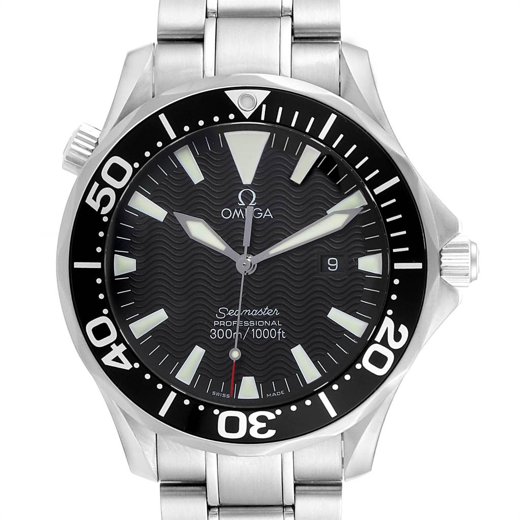 The image shows a front view of the Omega Seamaster 2264.50.00 Men
s Stainless Steel Black Dial 2264.50.00 Men
s Stainless Steel Black Dial watch, highlighting the dial, bezel, and bracelet.